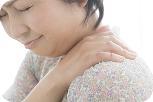 肩こりにもアロマが効く！肩こり解消オイル